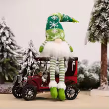 gnomo de natal verde com pernas longas listradas