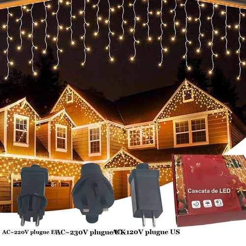 cascata de luz de natal led branco quente no telhado da casa