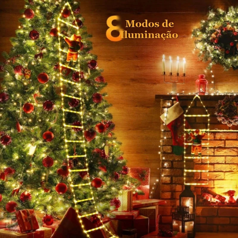 escada de luz de natal com 8 modos ao lado da árvore e lareira